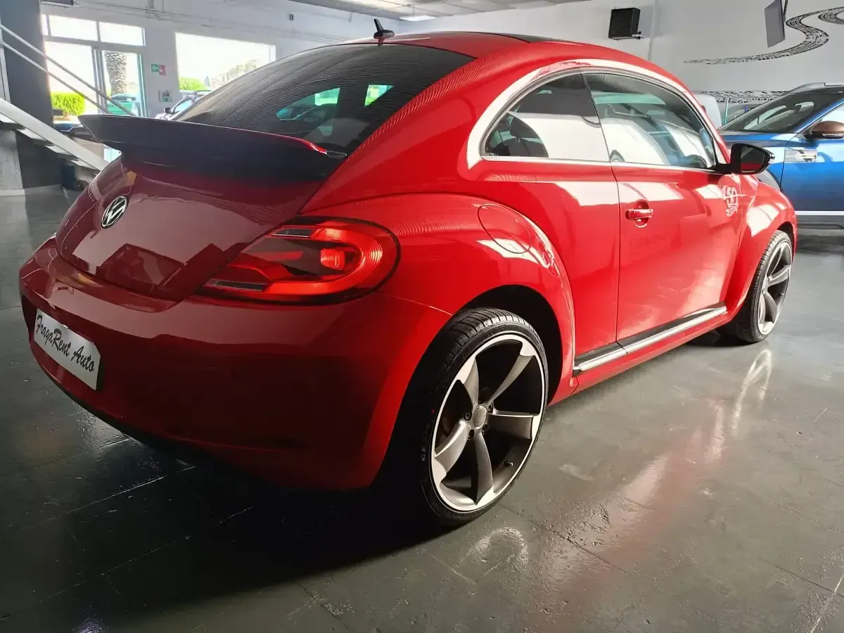 Usado VW Beetle 105 CV (77 kW) 2012 Rojo Utilitario