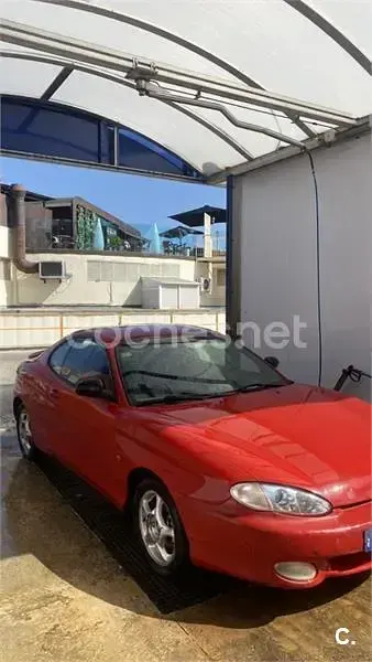 Usado Hyundai Coupé 114 CV (83 kW) 1998 Rojo Coupe