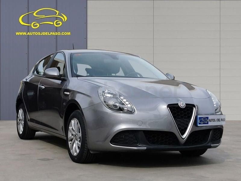Usado Alfa Romeo Giulietta 120 CV (88 kW) 2021 Gris / plata Berlina