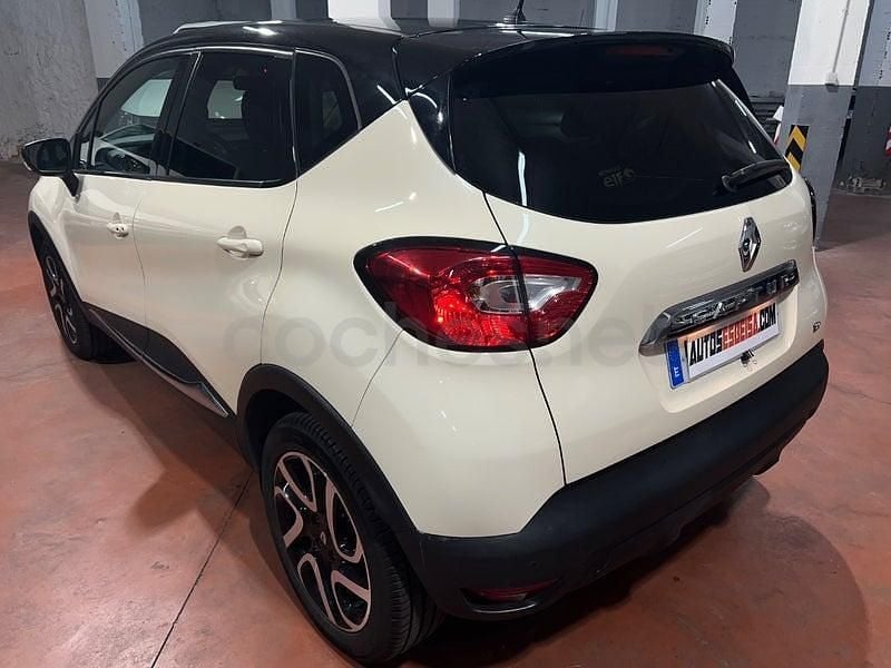 Usado Renault Captur Intens 90 CV (66 kW) 2016 Beige SUV