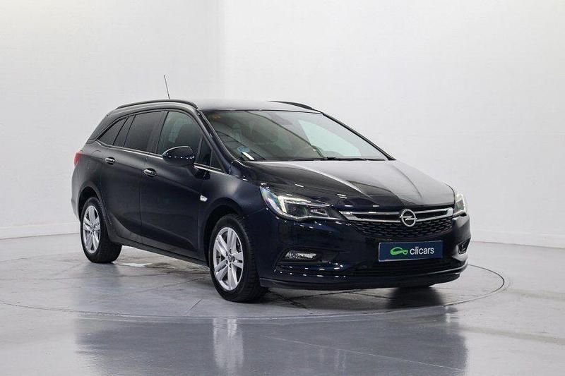 Usado Opel Astra Dynamic 125 CV (91 kW) 2019 Negro Berlina