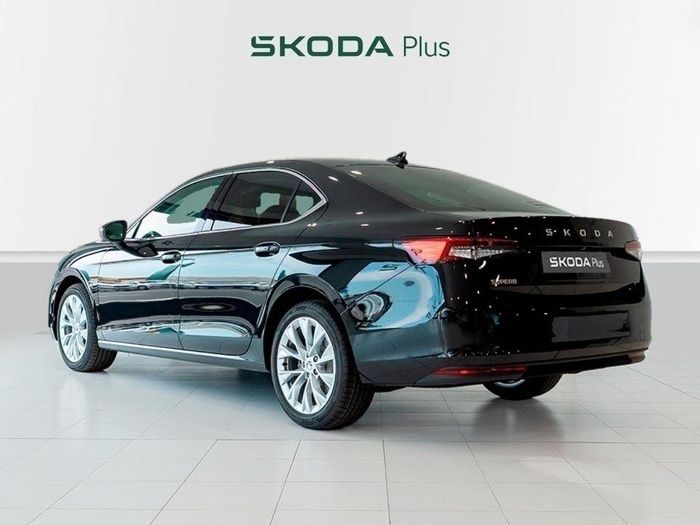 Negro Nuevo 2024 Skoda Superb Selection Berlina | 38.960 € (Precio justo) - Imagen 1/4