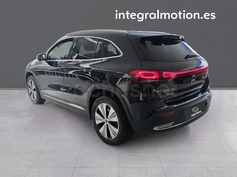 Usado Mercedes EQA250 139 kW (190 CV) 2022 Negro SUV