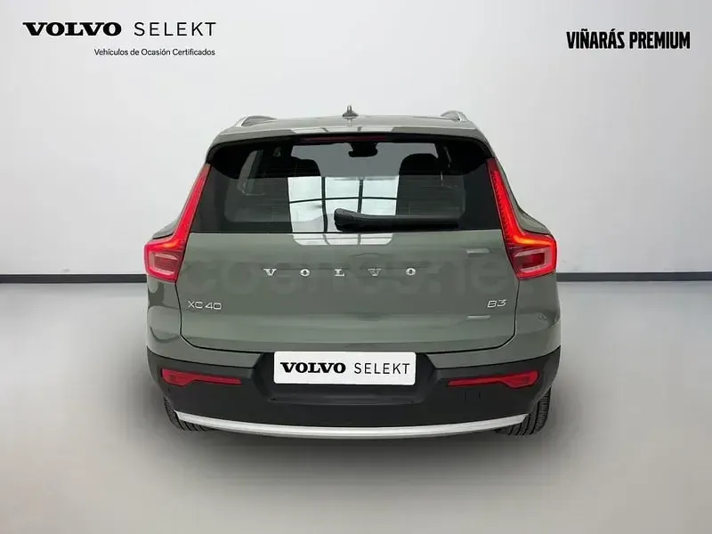 Usado Volvo XC40 Core 163 CV (119 kW) 2025 Verde SUV