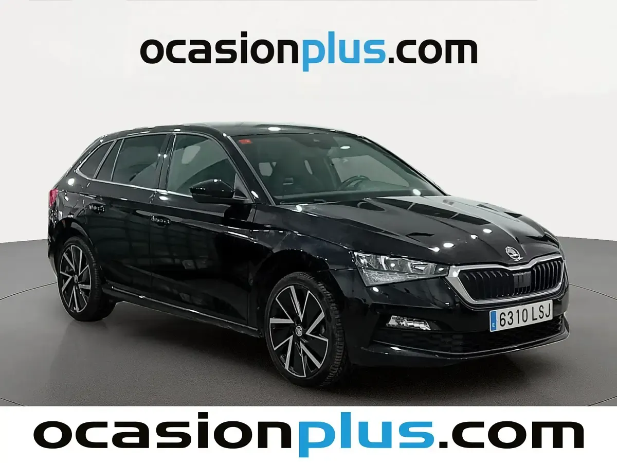 Usado Skoda Scala Sport 110 CV (80 kW) 2021 Negro Utilitario