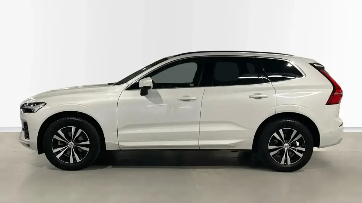 Käytetty Volvo XC60 Core 250 HP (183 kW) 2025 Valkoinen Katumaasturi