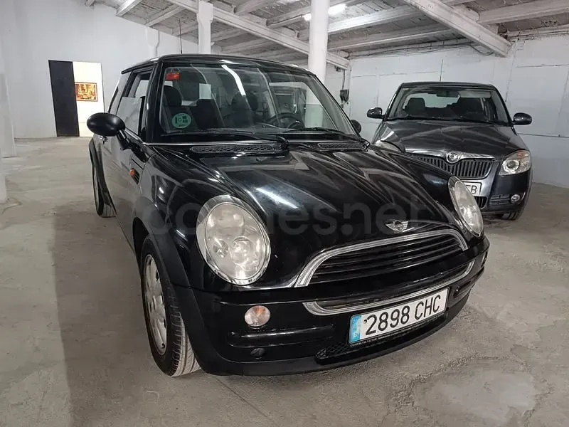 Usado Mini ONE 90 CV (66 kW) 2003 Negro Utilitario