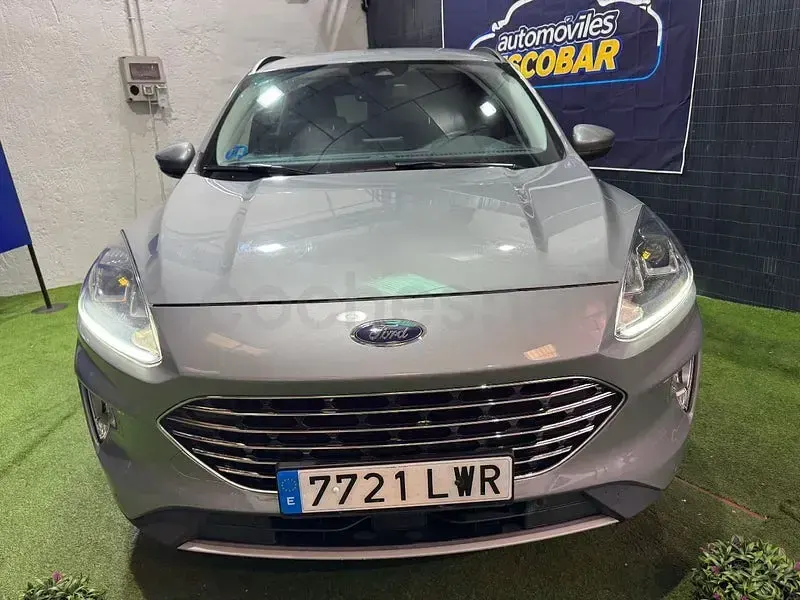 Usado Ford Kuga Titanium 225 HP (165 kW) 2022 Cinzento SUV