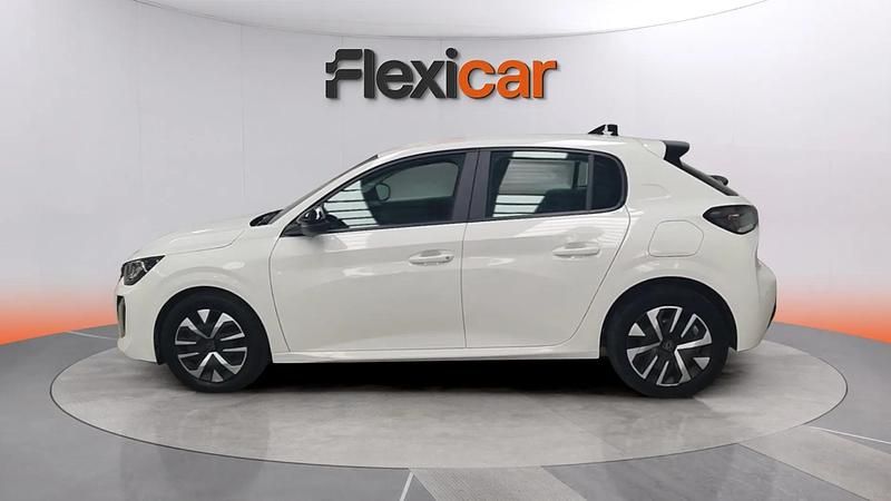 Usado Peugeot 208 Active 102 CV (75 kW) 2024 Blanco Utilitario