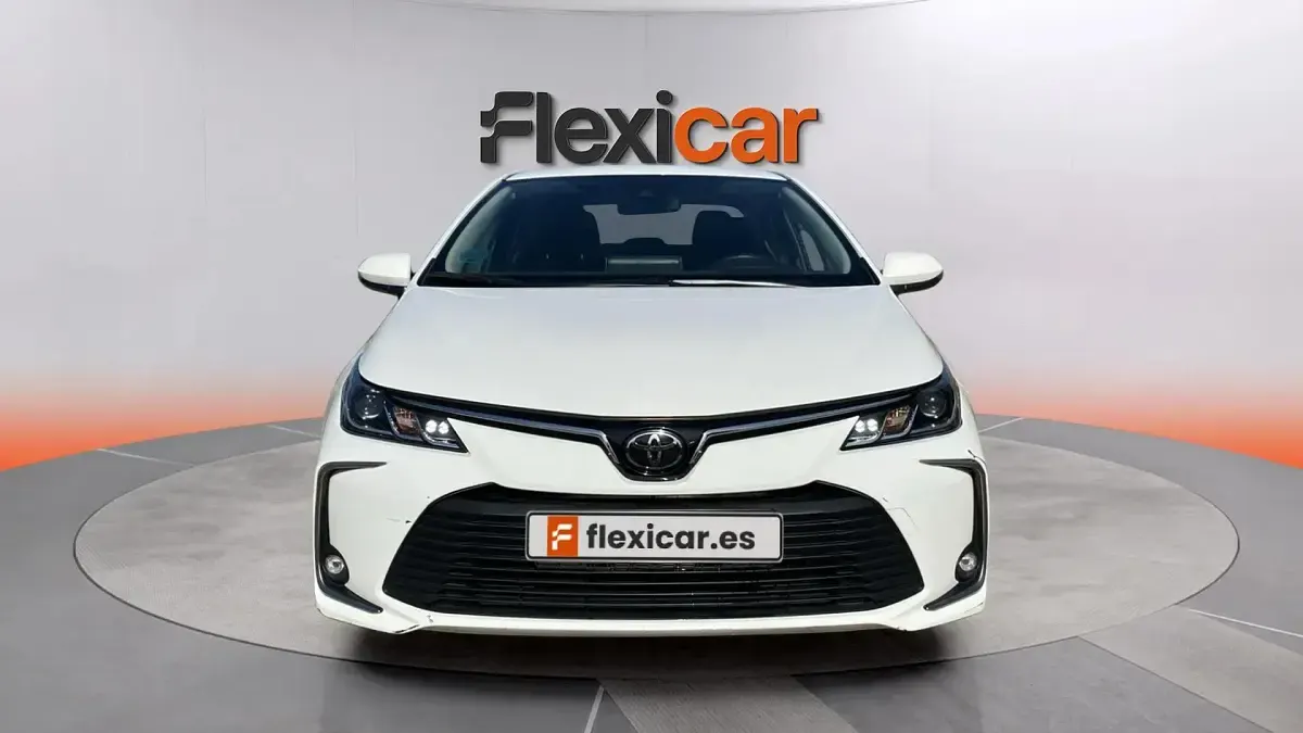 Usado Toyota Corolla Active 125 CV (91 kW) 2022 Blanco Berlina