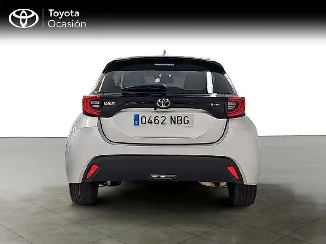 Usado Toyota Yaris Active 116 CV (85 kW) 2025 Gris Utilitario