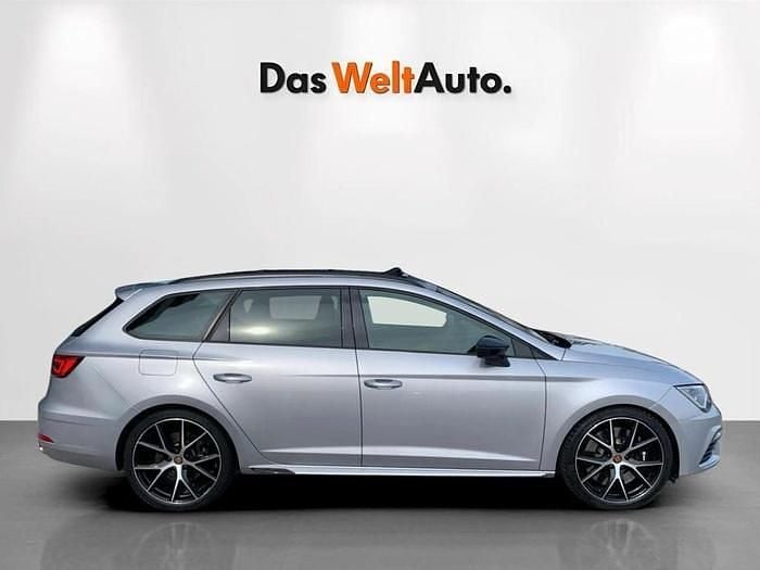 Usado Seat Leon 4Drive 300 CV (220 kW) 2020 Gris plata