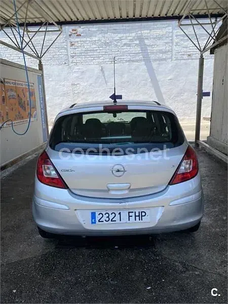 Usado Opel Corsa Cosmo 80 CV (58 kW) 2006 Gris / plata Utilitario