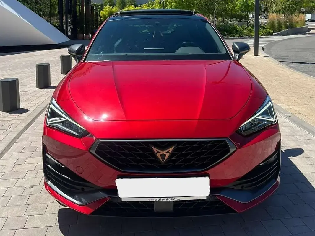 Usado Cupra Leon 245 CV (180 kW) 2021 Rojo Utilitario