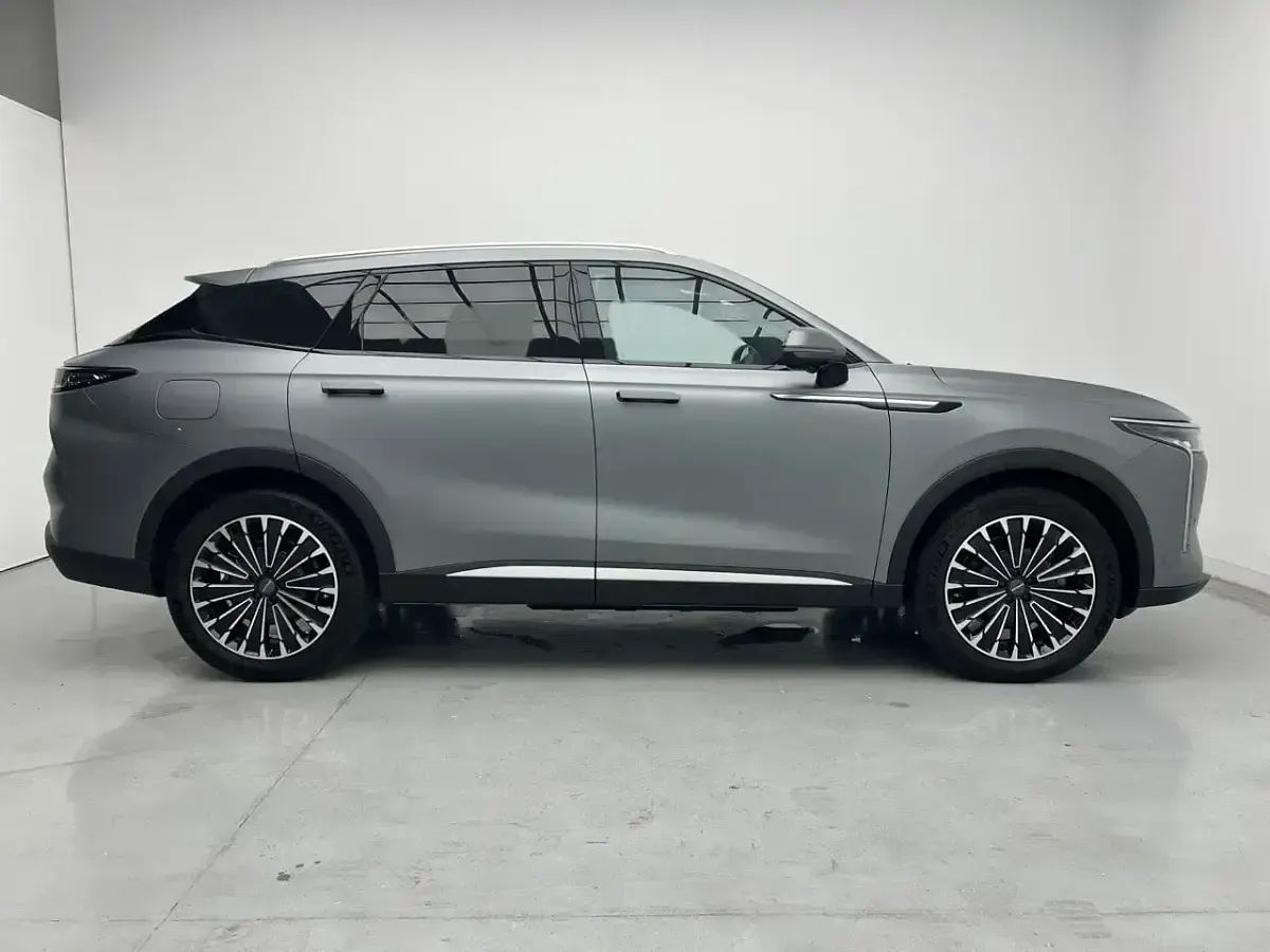 Usado Omoda 9 537 CV (394 kW) 2025 Gris SUV
