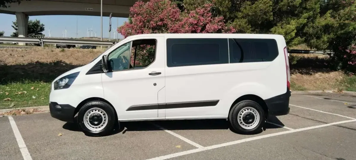 Usado Ford Transit Custom Ambiente 105 CV (77 kW) 2019 Blanco Familiar
