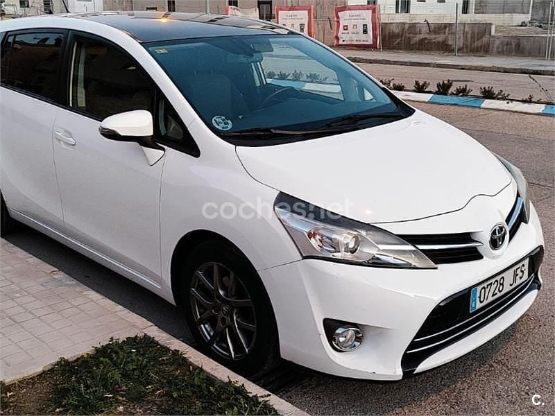 Usado Toyota Verso Advance 112 CV (82 kW) 2015 Blanco Monovolumen