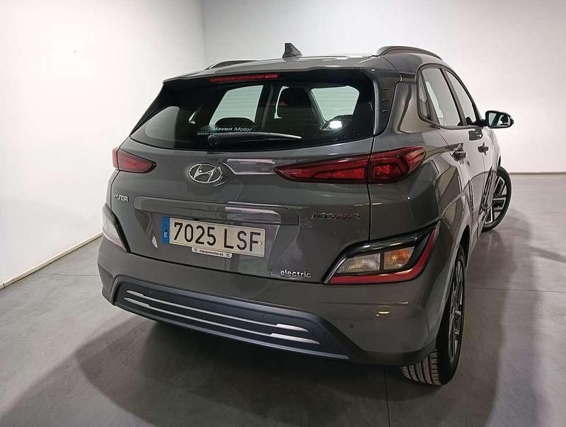 Usado Hyundai Kona 100 kW (136 CV) 2021 Gris SUV