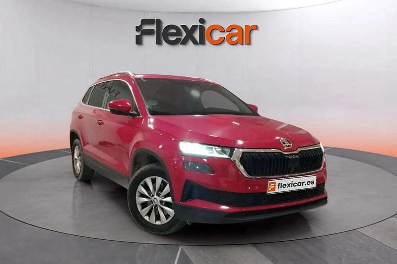 Rojo Usado 2023 Skoda Karoq Ambition SUV | 18.990 € (Super precio) - Imagen 1/4