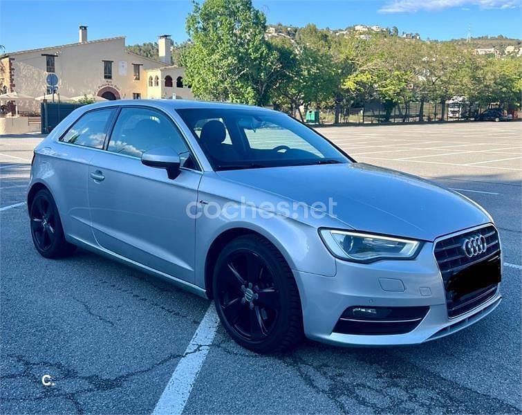 Gris / plata Usado 2013 Audi A3 Attraction Berlina | 11.000 € (Buen precio) - Imagen 1/4