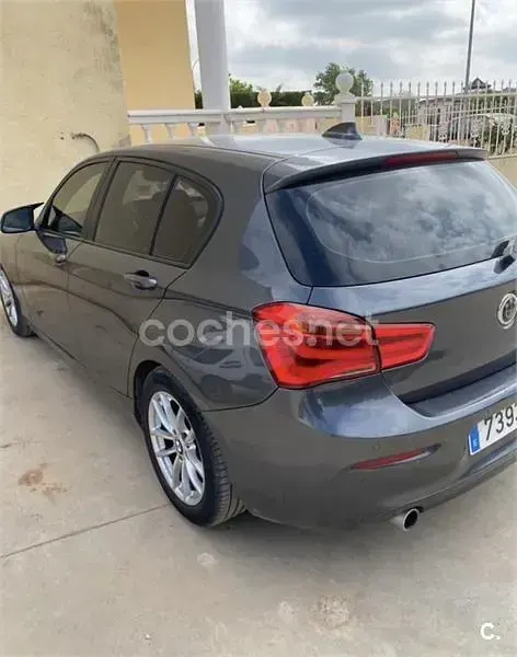 Usado BMW 116 116 CV (85 kW) 2015 Gris / plata Utilitario