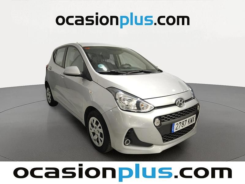 Usado Hyundai i10 66 CV (48 kW) 2018 Gris Utilitario