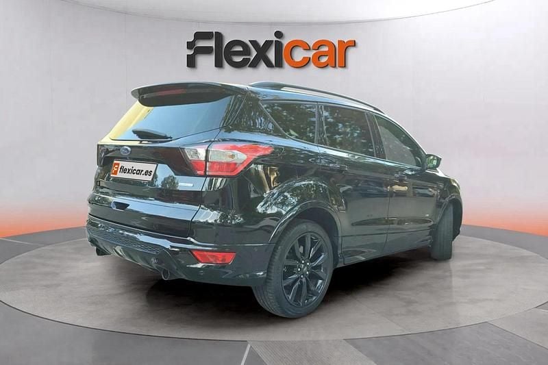 Usado Ford Kuga ST-Line 182 CV (133 kW) 2018 Negro SUV