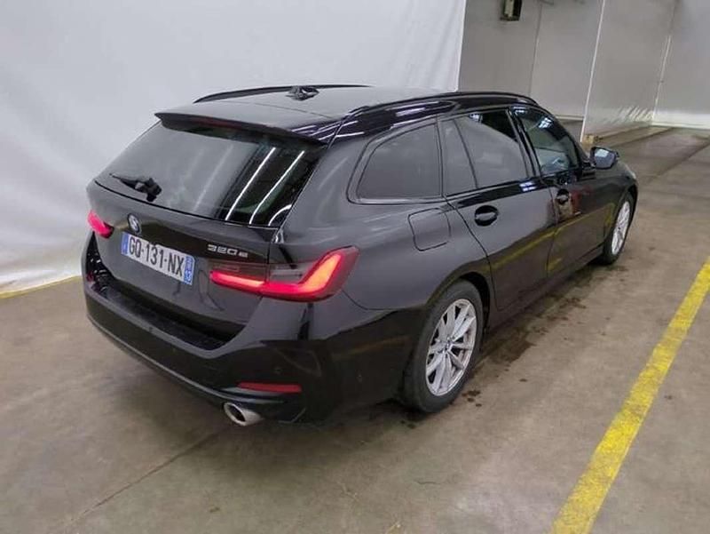 Usado BMW 320e 204 CV (150 kW) 2023 Negro Familiar