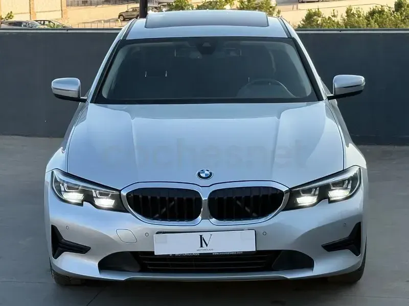 Usado BMW 318 Advantage 150 CV (110 kW) 2021 Gris / plata Berlina