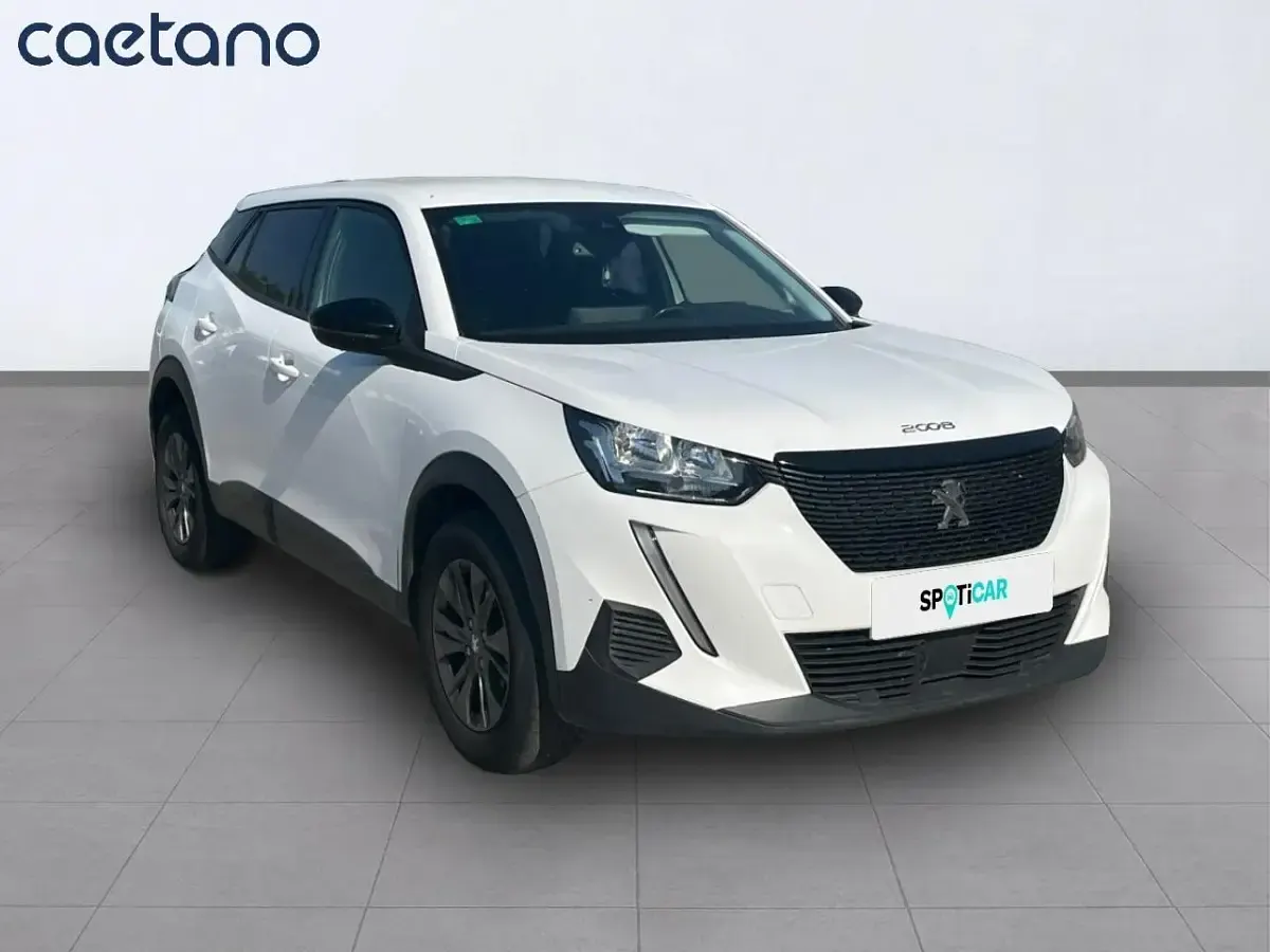 Usado Peugeot 2008 Active 110 CV (80 kW) 2022 Blanco SUV