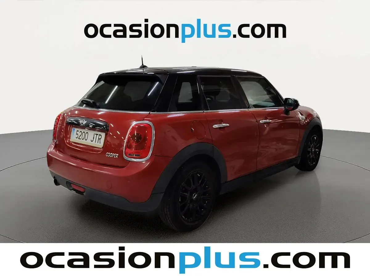 Usado Mini Cooper 136 CV (100 kW) 2016 Rojo Utilitario