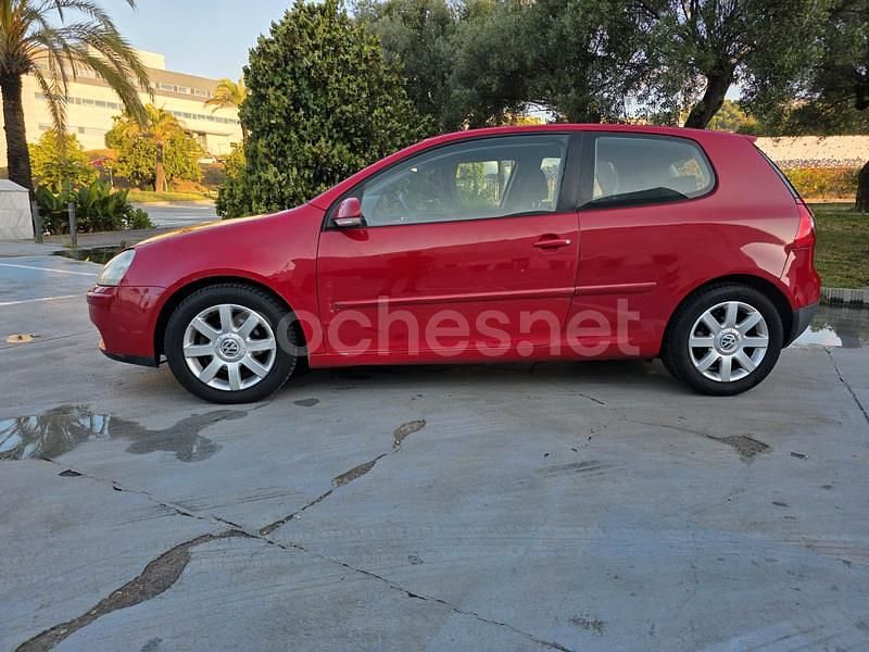 Usado VW Golf IV Trendline 105 CV (77 kW) 2005 Rojo Berlina