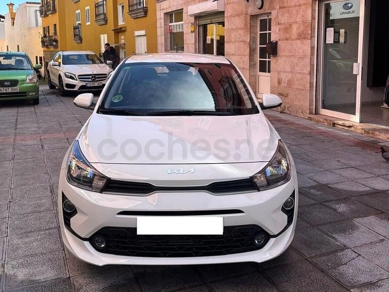 Usado Kia Rio 100 CV (73 kW) 2022 Blanco Berlina