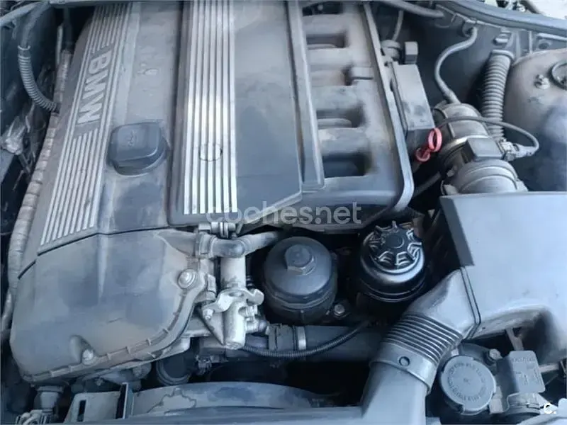 Usado BMW 320 150 CV (110 kW) 1999 Gris / plata Berlina