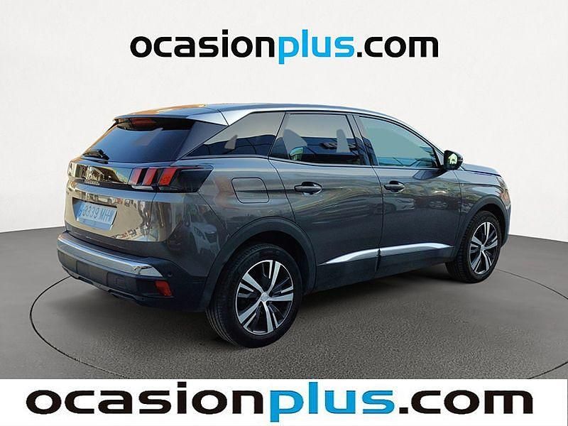 Usado Peugeot 3008 Allure 131 CV (96 kW) 2023 Gris plata SUV
