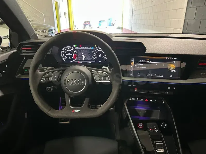 Usado Audi RS3 Premium 400 CV (294 kW) 2023 Gris / plata Berlina