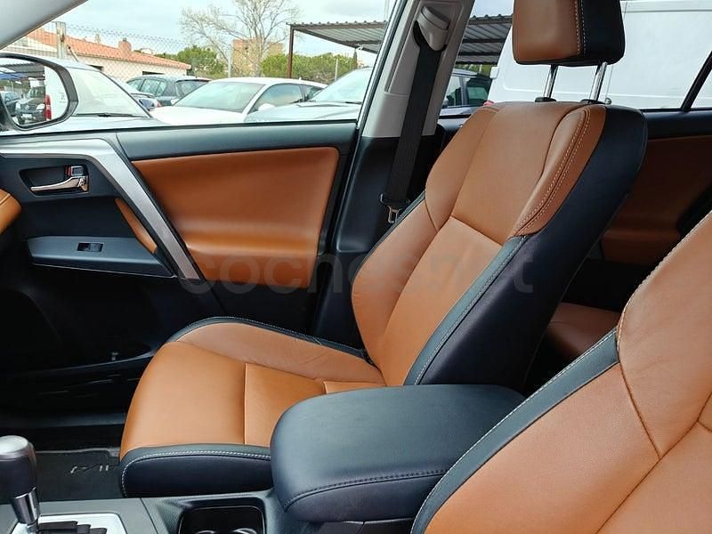 Usado Toyota RAV4 Hybrid Executive 197 CV (144 kW) 2018 Blanco SUV