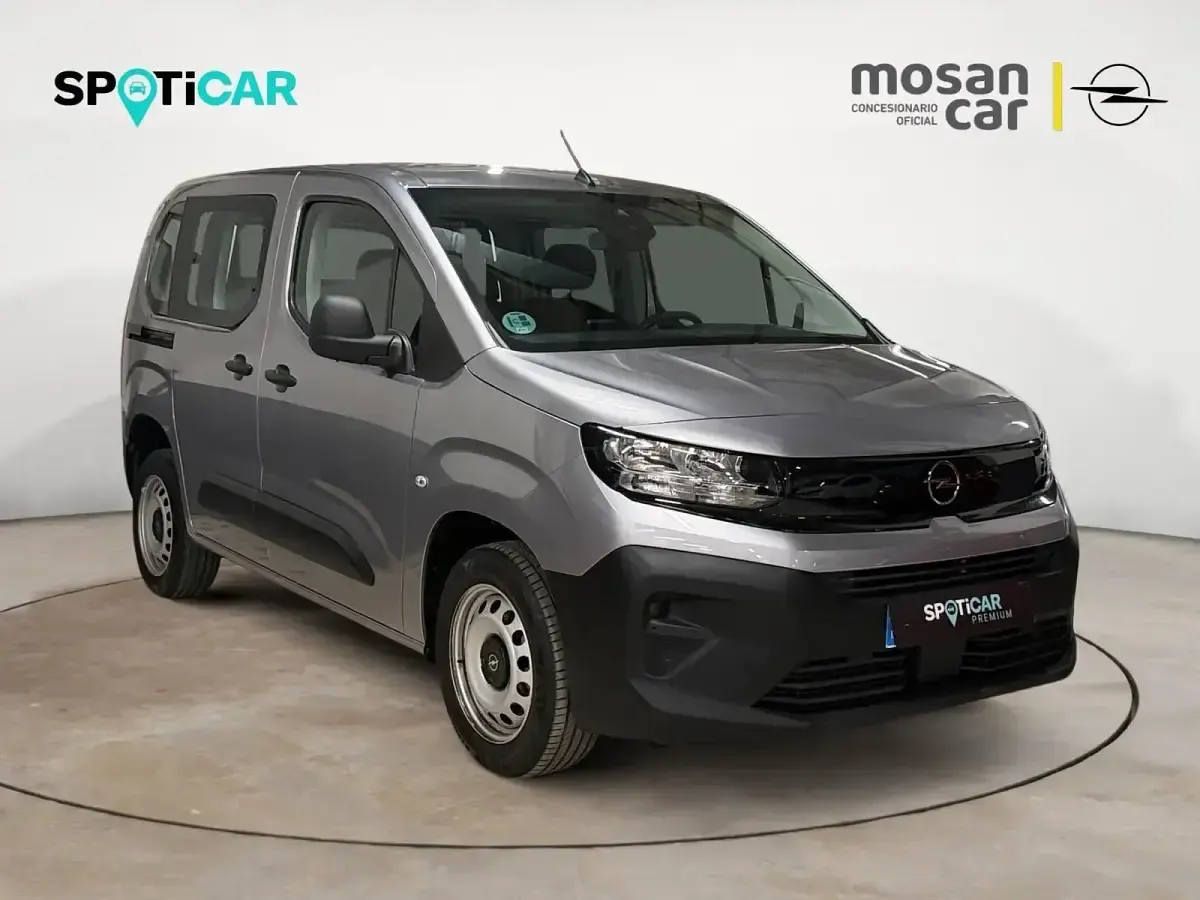 Usado Opel Combo Edition 100 CV (73 kW) 2025 Gris Monovolumen