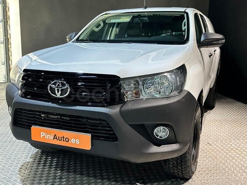 Usado Toyota HiLux Plus 150 CV (110 kW) 2020 Blanco Pickup/Camioneta