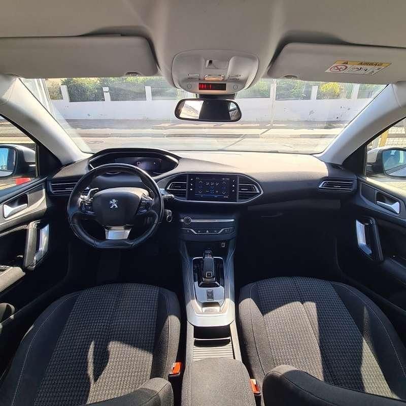 Usado Peugeot 308 Active 131 CV (96 kW) 2021 Gris Utilitario