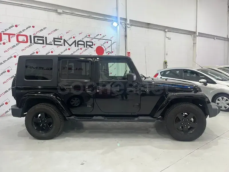 Usado Jeep Wrangler Unlimited Sahara 177 CV (130 kW) 2008 Negro SUV