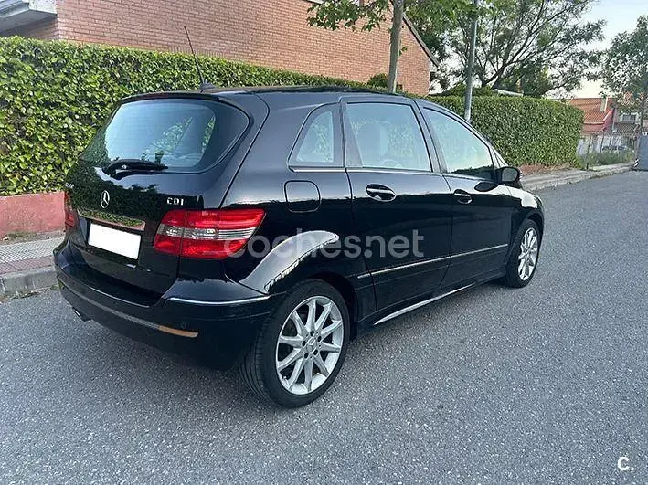 Usado Mercedes B200 140 CV (102 kW) 2006 Negro Monovolumen