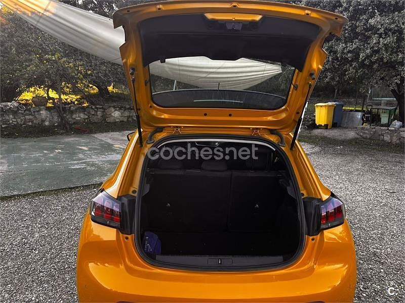 Usado Peugeot 208 Style 100 CV (73 kW) 2022 Amarillo Utilitario