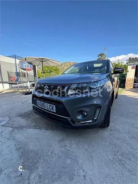 Usado Suzuki Vitara GLX 140 CV (102 kW) 2019 Gris / plata SUV
