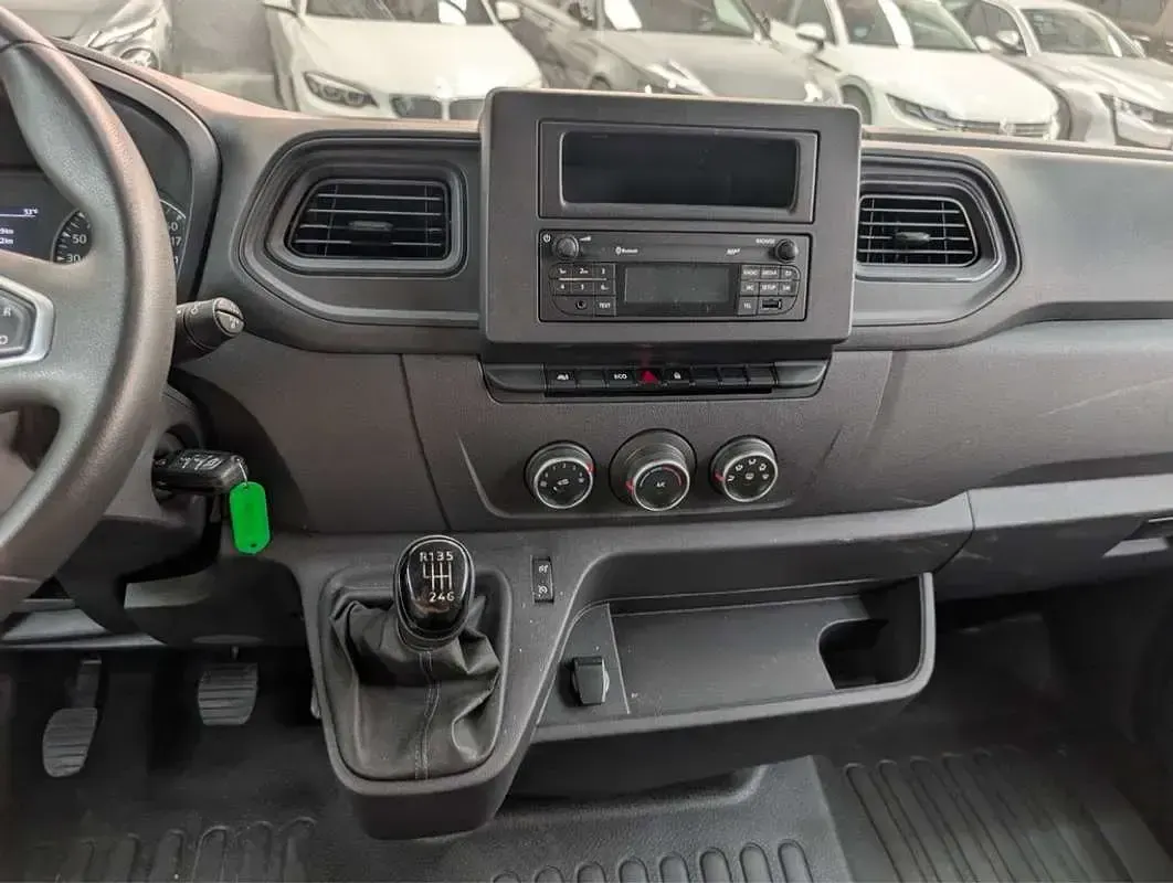 Usado Renault Master 150 CV (110 kW) 2021 Blanco Monovolumen