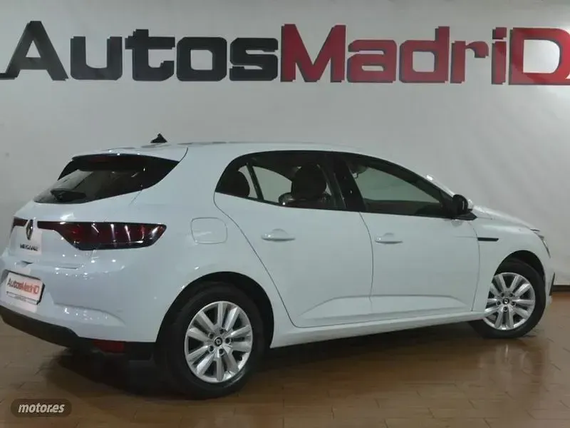 Usado Renault Mégane II Intens 140 CV (102 kW) 2022 Blanco Berlina