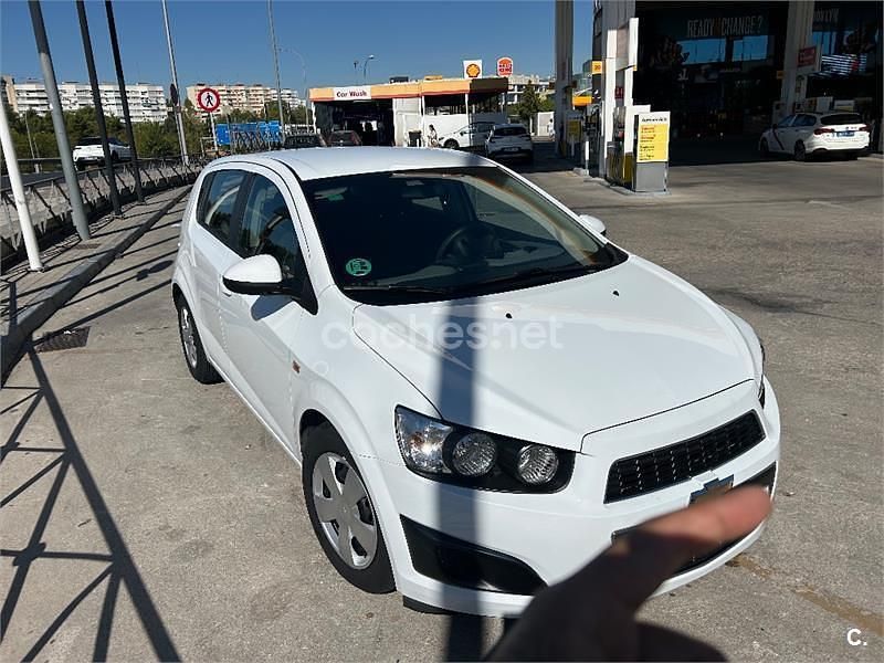 Usado Chevrolet Aveo LT 86 CV (63 kW) 2012 Blanco Berlina