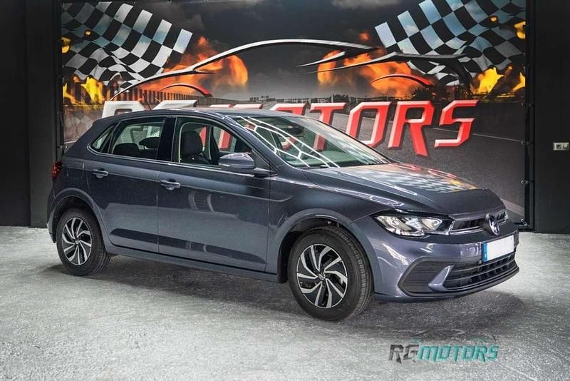 Usado VW Polo Life 95 CV (69 kW) 2021 Gris Utilitario
