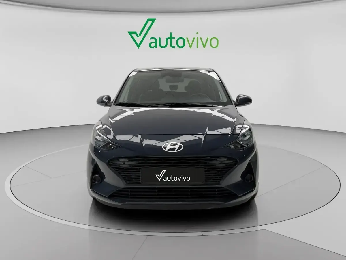 Usado Hyundai i10 63 CV (46 kW) 2025 Gris Utilitario