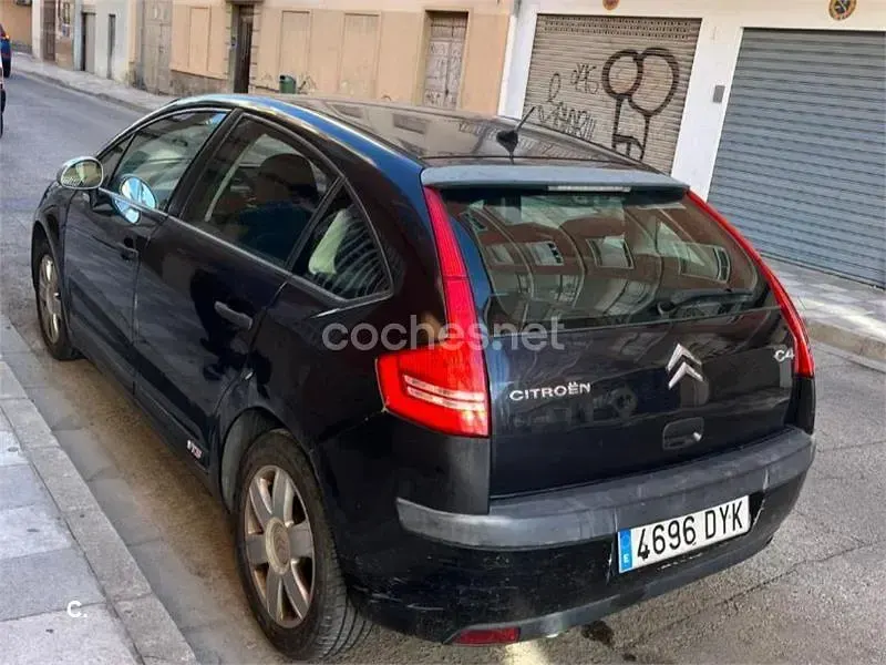 Usado Citroën C4 92 CV (67 kW) 2006 Negro Berlina